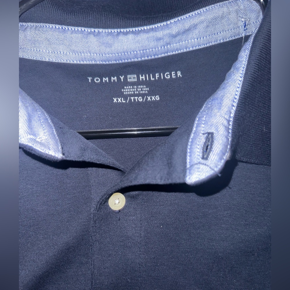Tommy Hilfiger Men's Dark Polo Shirt - Picture 3 of 4